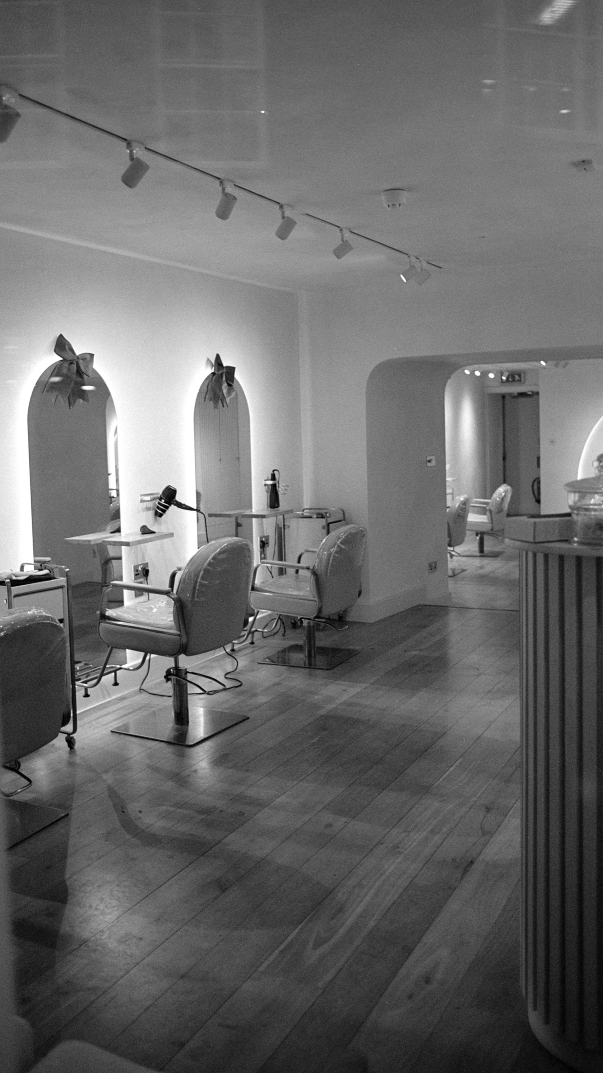 Interno contemporaneo di uno studio di medicina estetica